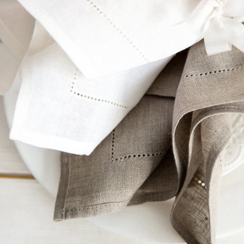 Linen Napkin Set - 6-częściowe białe serwetki z haftem hemstitch